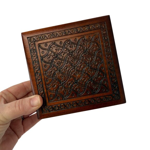 Vintage Polish Carved Wood Box Footed Jewelry Trinket Box with Red Felt Interior - Picture 5 of 9